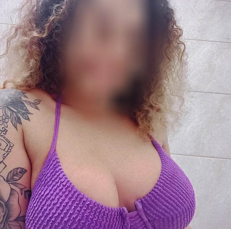 Ewa, 32