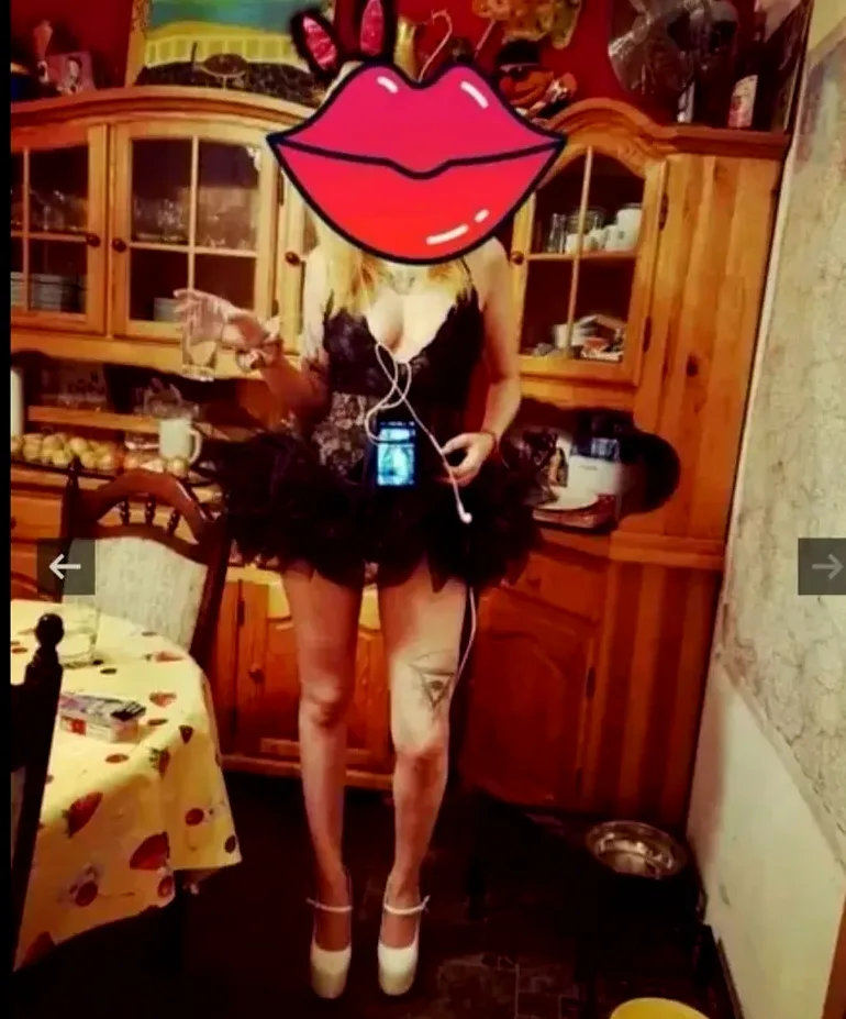 Farah, 34
