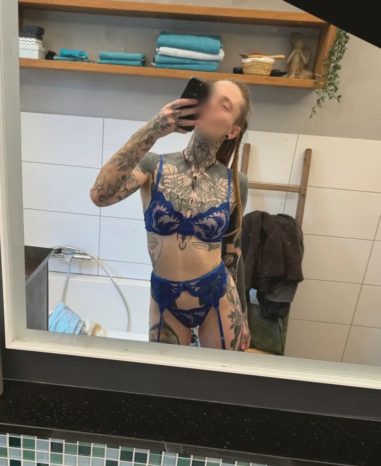 Lauren, 30