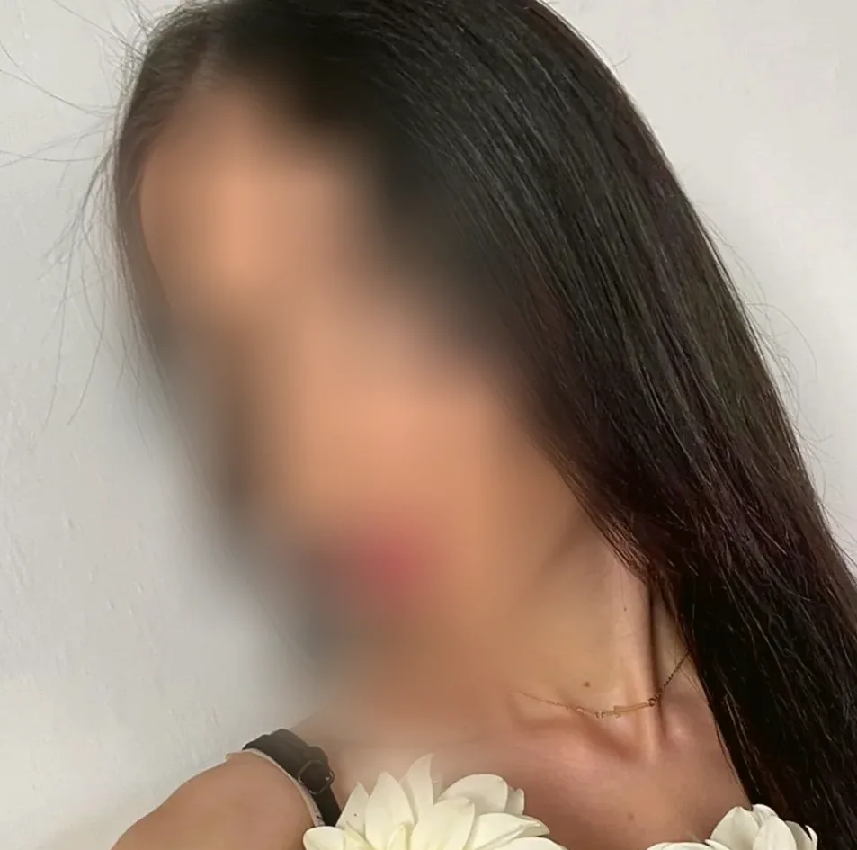 Mhairi, 25
