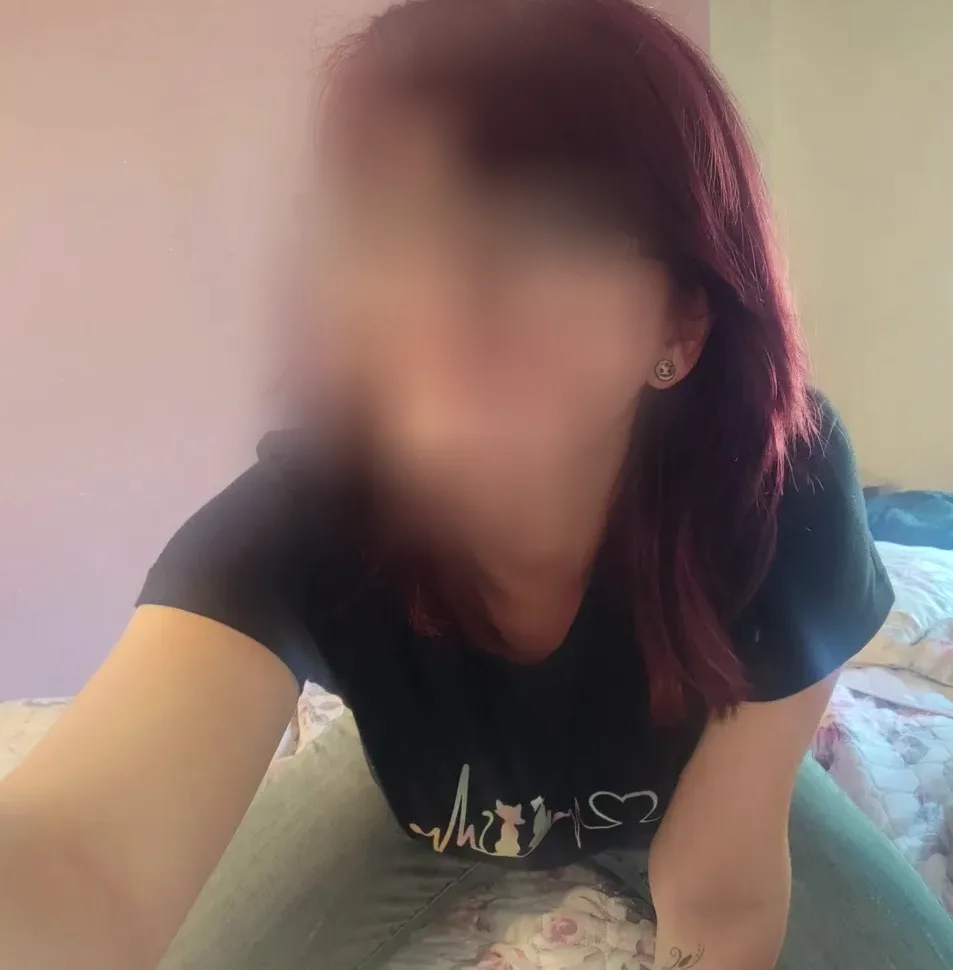 Rhona, 21